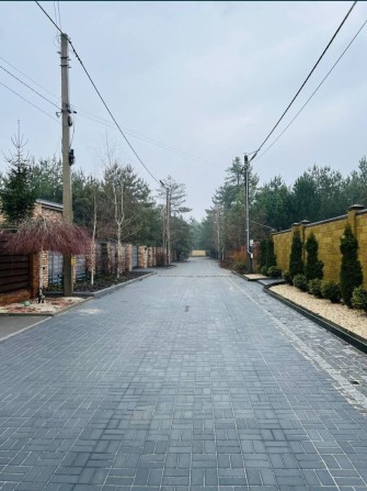 Продам участок в Обуховке закрытая территория лес река - фото 1