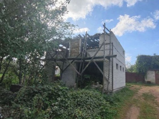 Продаж ділянки з капітальною будівлею біля річки (Хорошів) Хорошев
