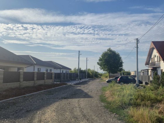 Продам земельну ділянку під індивідуальне будівництво Сторожница