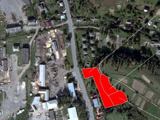 Закарпатська область, Хустський район, Міжгір'я, фасад 60 соток. Міжгір'я