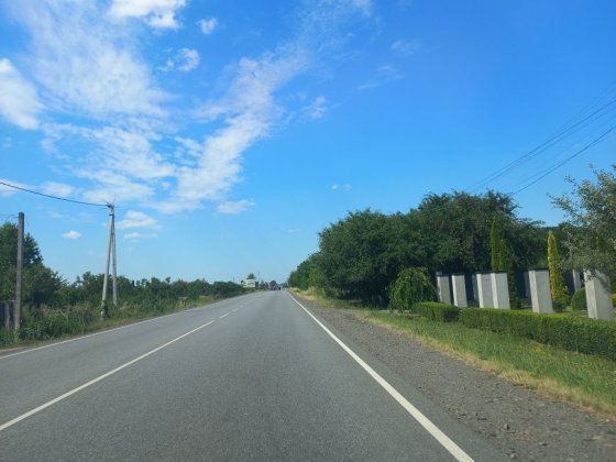 Продаж земельної ділянки при центральній дорозі в с. Невицьке Невицкое