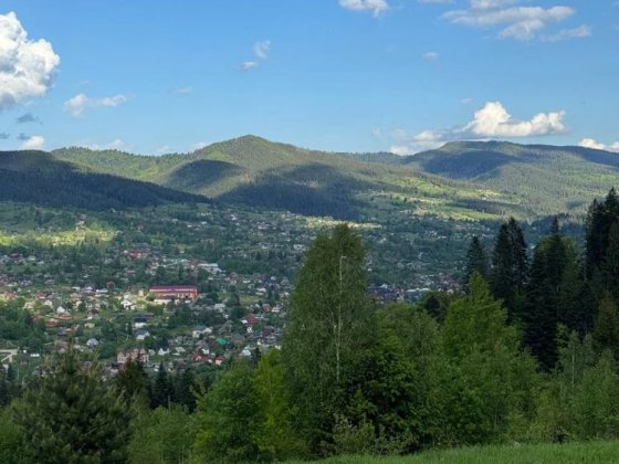 Найкрасивіші краєвиди в  Микуличині , земля Карпати, ділянка в горах Микуличин