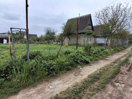 Продаж земельної ділянки 4 сотих Угорники, с/г призначення, світло свердловина, річка природа Угорники