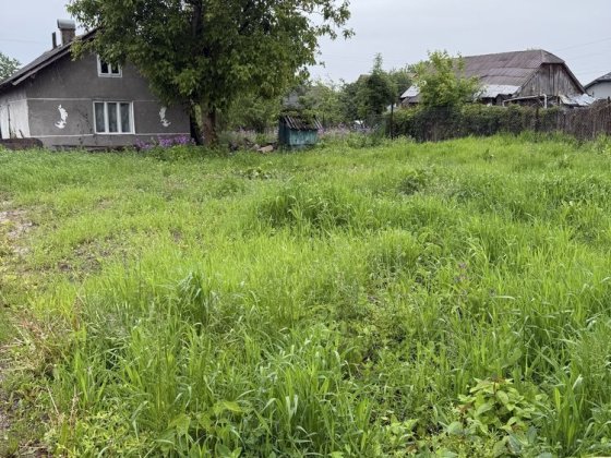 Продаж ділянки з будинком Угринов