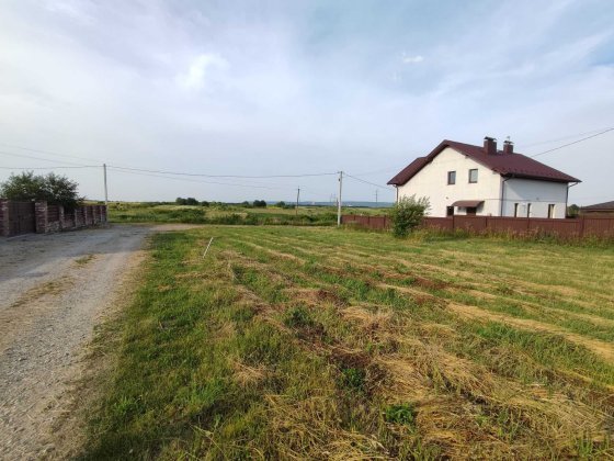 Дві суміжні ділянка для будівництва. Угринів Угринов