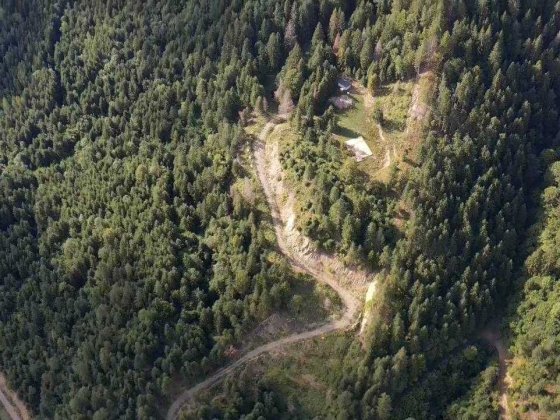 Земля Мольфара — ексклюзивна ділянка 0,80 га без сусідів у горах Карпатах Верховина