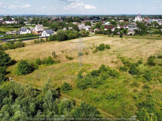 Продається ділянка 30 соток ОСГ. Черніїв. Будинки. Школа. Садок. Світло. Газ.