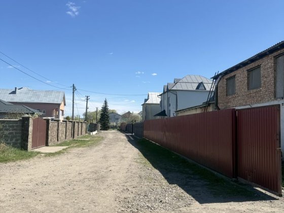 Продається земельна ділянка 10 соток.