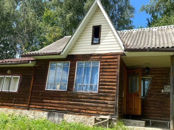 Продається хата з земельною ділянкою Косів