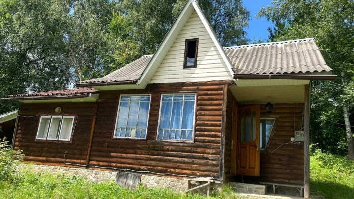 Продається хата з земельною ділянкою - фото 1