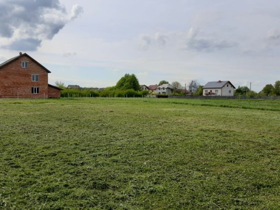 Продам земельну ділянку під будівництво 10 сотих + 2 заїзд с.Клузів