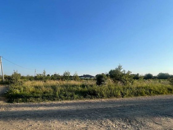 Продаж земельної ділянки в селі Клузів. Передмістя Клузев