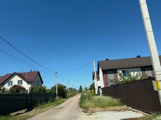 Ділянка 10 соток у с. Гатне, вул. Степова. Асфальтований заїзд, всі комунікації. Новий масив поруч і Гатне