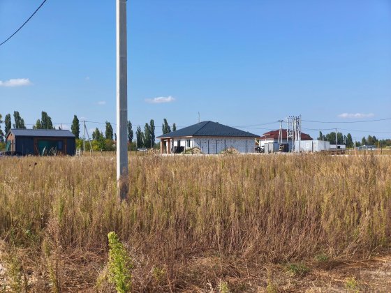 Продам ділянку 5 соток з підключеним світлом 10 кВт. Белогородка