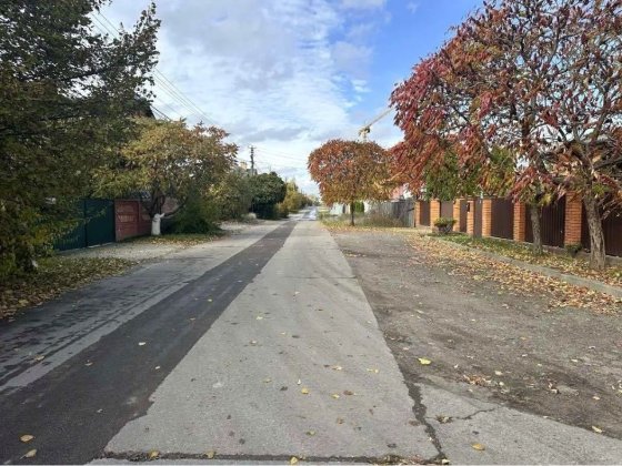 Продам класну земельну ділянку в смт. Чабани. До Києва 3 км. Чабаны