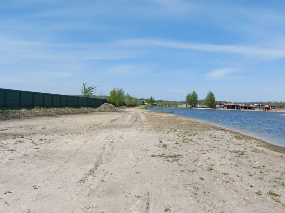 1 га.Ділянка під забудову в с.Ходосівка. 43 сотки з виходом на озеро Ходосівка