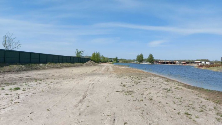 1 га.Ділянка під забудову в с.Ходосівка. 43 сотки з виходом на озеро - фото 1