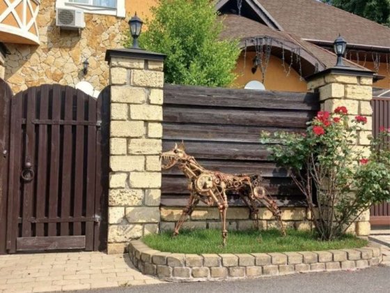 Земля Гореничи закрита вулиця ,сосни на ділянці Гореничі