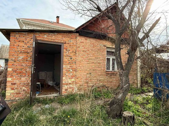 Глеваха,ділянка 5 сот.з БУДИНКОМ,біля ОЗЕРА Глеваха