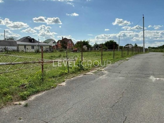 Продаж ділянки 20 соток під забудову в с. Глеваха (Центр) . Комунікації вже на ділянці. Під'їзд: Зру Глеваха