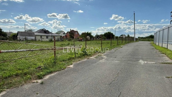 Продаж ділянки 20 соток під забудову в с. Глеваха (Центр) . Комунікації вже на ділянці. Під'їзд: Зру - фото 1