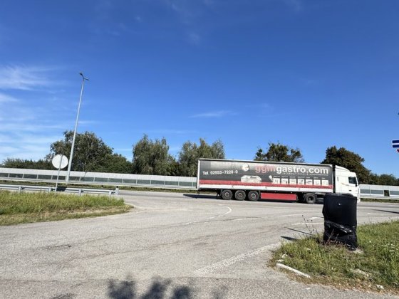 С.Березівка  ділянка під бізнес асфальтований підїзд Житомирська траса Березівка
