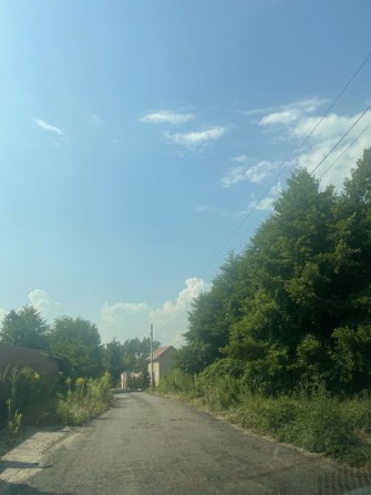 Ділянка під забудову з виходом до лісу с.Горенка. Не поле! Асфальтний  заїзд. Газ - фото 1