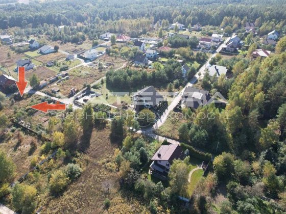 Кутова ділянка 9.6 сот у Круглику! В оточенні лісу та озер! Круглик