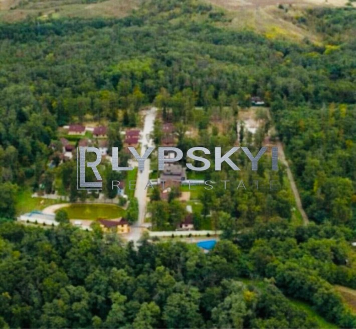 Ділянка з лісом в котеджному містечку - фото 1