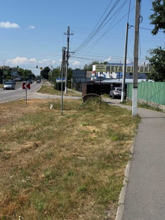 ПРОДАЖ ФАСАДНОЇ ділянки 8 соток + газ, 35 м ширина до дороги с Старі Петрівці, 13 км від Києва!! - фото 1