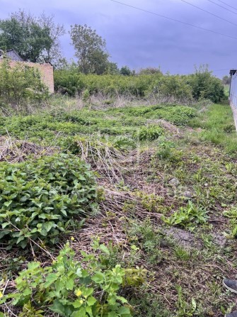 Продаж 15 сот. земельної ділянки з комунікаціями в центрі села - фото 1