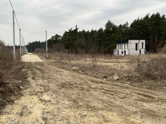 Продам ділянку у Львові біля лісу