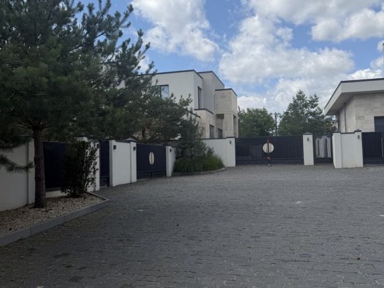 Продається земельна ділянка в Сокільниках біля ЖК  Рівєра Сокольники