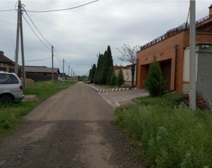 Участок в застроенном месте - фото 1