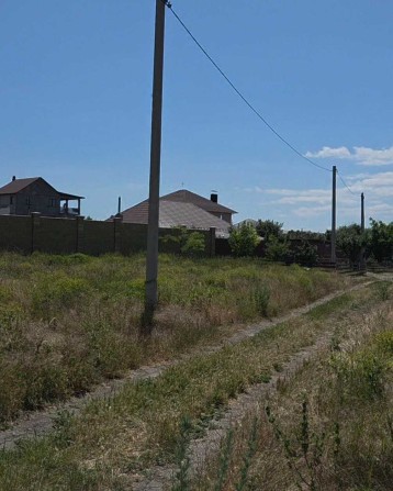 Участок в Лесках с широким фасадом (45м) недалеко от ул.Сахарова - фото 1