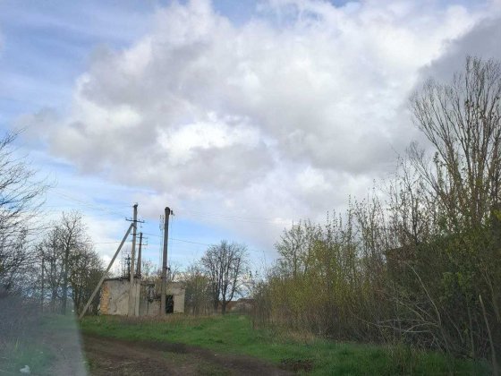 Неподалік Київської траси при вїзді в с.Нерубайське, землі-11.17сотки напіврозібраною дизельною елек Нерубайское