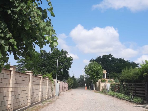 Участок рядом с городом в охраняемом котеджном поселке Александрия Фонтанка