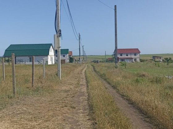 Продам участок 10 соток возле старых дач, есть госакт Світле