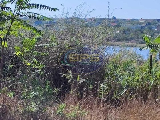 Сухой Лиман, участок 47 соток, в самом центре села,фасад, вид на лиман Сухой Лиман