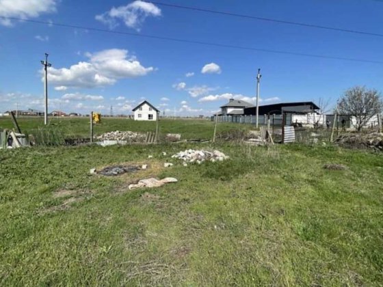 Продаж земельної ділянки у Центрі с. Молодіжне Молодежное