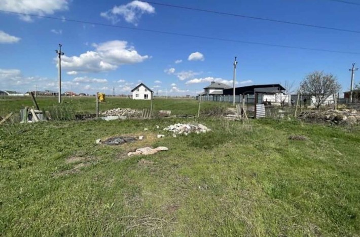 Продаж земельної ділянки у Центрі с. Молодіжне - фото 1