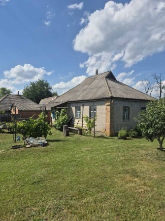 Дачна ділянка із будинком під реконструкцію - фото 1