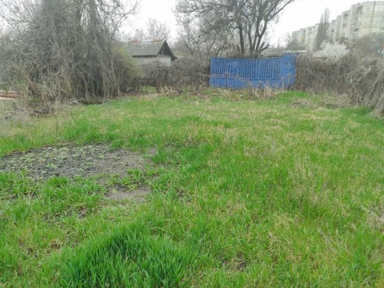 Продам ділянку 6 соток об'єднання "Металург" що в Кременчуці  р-н Раківки. Садки