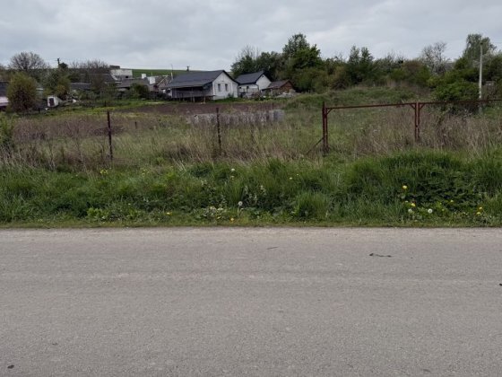 Ділянка в Обарові — світло вже підключене. Обаров
