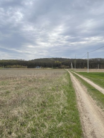 Рівна земельна ділянка в красивому місці під забудову район Колоденка(торг умісний) (Молодіжна) - фото 1