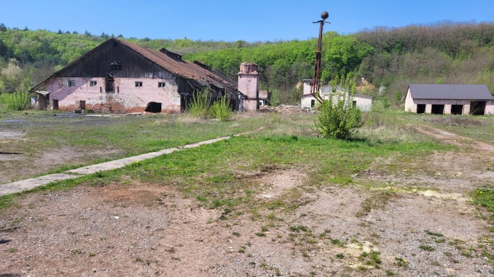 Продається комерційна ділянка з будівлями - фото 1