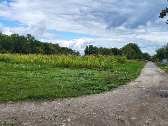 Продається ділянка під житлову забудову