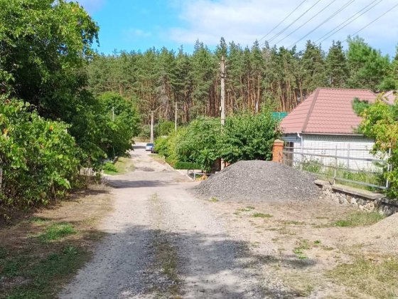 Ділянка біля лісу в елітному районі