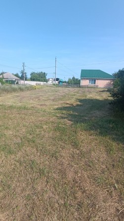 Велика ділянка в центрі села - фото 1