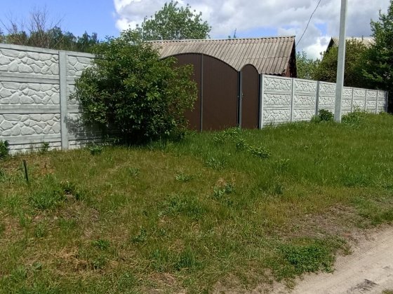 Продається ділянка з будівлею та комунікаціями  Старий Білоус 20соток Старый Белоус